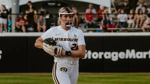 Abby Carr pitching against No. 4/6 Alabama in Game One of the three-part series
