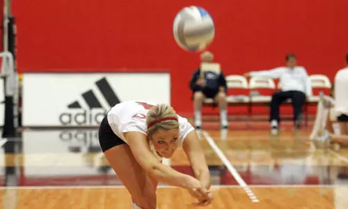 Mavs Force Another 5-Set Match But Fall Short at N - Omaha Athletics