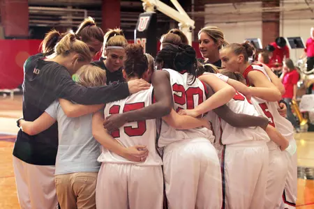 Basketball Season Starts with Exhibition at Iowa - Omaha Athletics