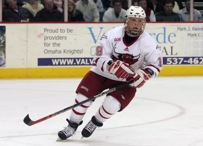 Mavericks Stomp Bison, 8-1 - Omaha Athletics