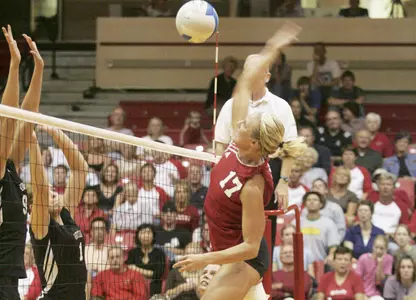 No. 10 Augustana Sweeps UNO - Omaha Athletics