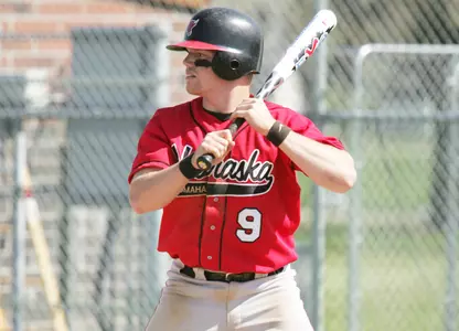 Mavericks Split Doubleheader with Bearcats - Omaha Athletics