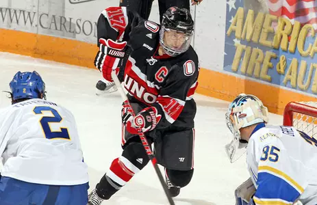Nanooks Down Mavericks, 4-1 - Omaha Athletics