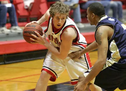 Mavs Fall in Conference Opener - Omaha Athletics
