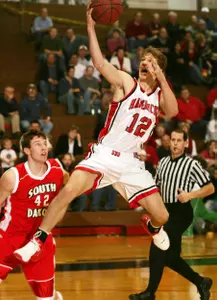 Mavs' Hot Hand Deals UMD Loss - Omaha Athletics
