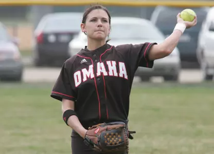 Seniors Sparkle in Senior Day Sweep - Omaha Athletics