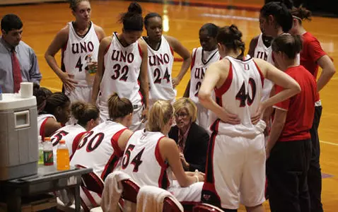 Maverick Women Ready For Bemidji State - Omaha Athletics