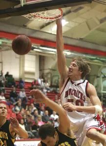 Curtis Scores 22 as Mav Streak Goes to 11 - Omaha Athletics