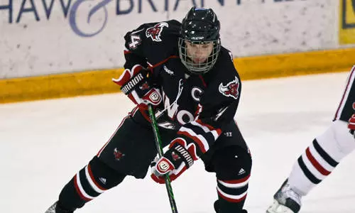 Mavericks Dip To Ninth, 10th in Polls - Omaha Athletics
