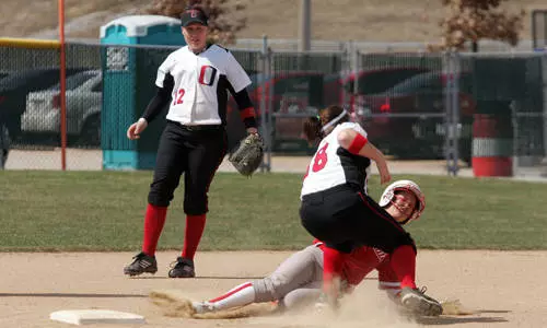 Mavericks Sweep MIAA Openers; Saturday Games Pushe - Omaha Athletics