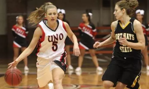Mavs and Bearcats Set to do Battle on Saturday - Omaha Athletics