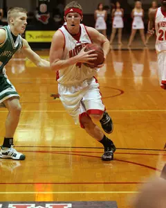 Maverick Men Hold Off St. Mary's, 74-70 - Omaha Athletics