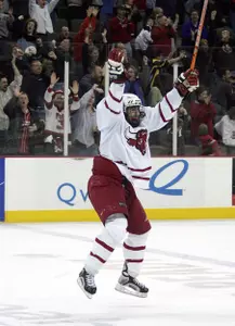 Mavs Win In Final Seconds - Omaha Athletics