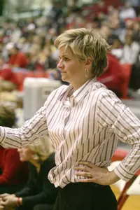 Women's Basketball Signs Nebraska All-Stater - Omaha Athletics