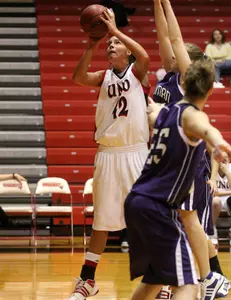 Gorillas Turn Back Maverick Women, 69-56 - Omaha Athletics