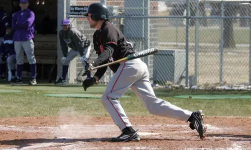 UNO Splits Doubleheader With Emporia State - Omaha Athletics
