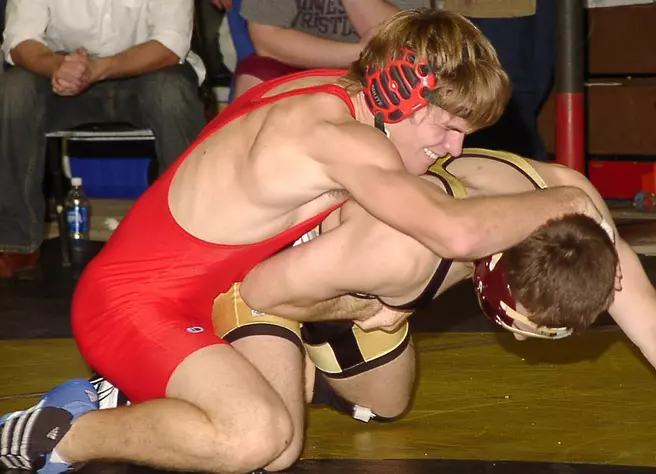 Mavericks Pin Huskies, 42-3
