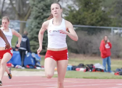 4x400 Relay Team, Belling Advance at Drake Relays - Omaha Athletics