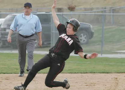 Mavericks, Lopers Split - Omaha Athletics
