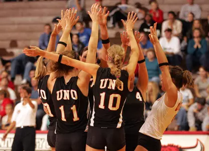 No. 16 Mavs Resume NCC Action at UND, SCSU - Omaha Athletics