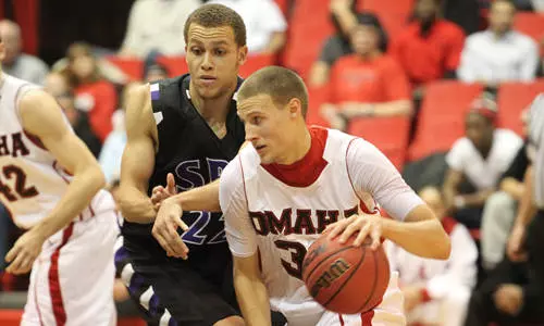 Mavericks Trap Bearcats in 64-56 Win - Omaha Athletics