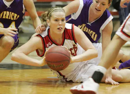 UNO Hosts No. 6 North Dakota in Home Finale - Omaha Athletics