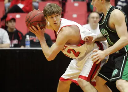 Vikings Squeak Out 89-86 Win Over Mavericks - Omaha Athletics