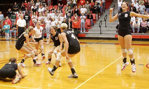 Juniors Lead UNO to Upset Over No. 7 Washburn - Omaha Athletics