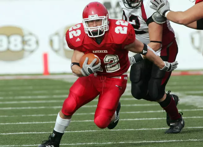 Football Banquet Honors Outstanding Mavs for 2006