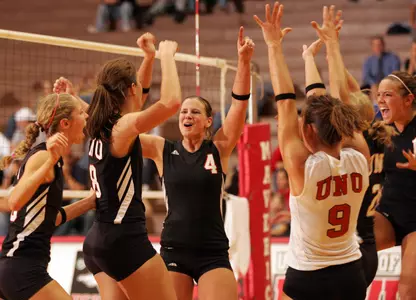 Reicks, Christensen Lead UNO to Sweep Over Bearcat - Omaha Athletics