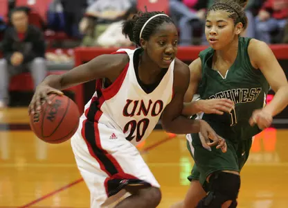 Green Scores 22 as Mavericks Drop Duluth - Omaha Athletics