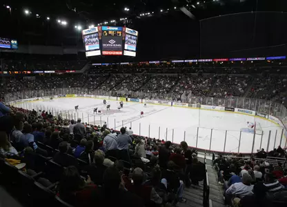 Mavericks Host CCHA Rival Alaska - Omaha Athletics