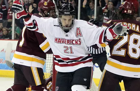 #1 Bulldogs Bruise Mavericks, 6-2 - Omaha Athletics