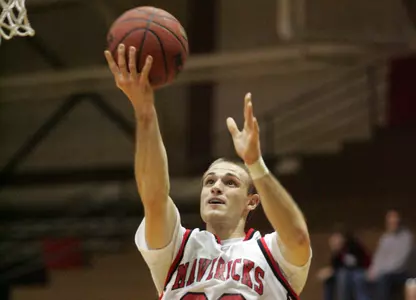 Mavericks Edge Vikings, 64-62 - Omaha Athletics