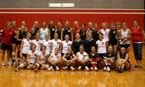 Kampschnieder Leads UNO Over Alumni in Exhibition - Omaha Athletics