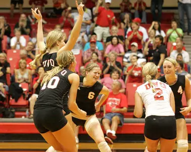 UNO Hosts No. 7 Washburn; Travels to No. 8 ESU, FH - Omaha Athletics