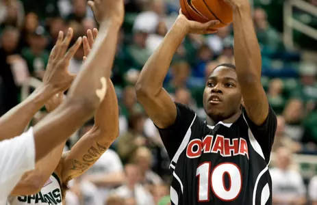 UNO Tangles With Benedictine - Omaha Athletics