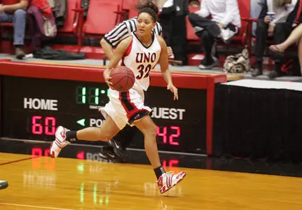 #10 Washburn Slips Past Maverick Women, 64-62 - Omaha Athletics
