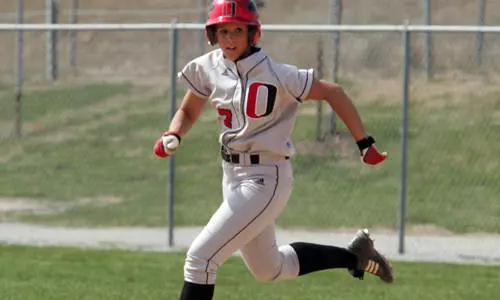 Slocum Named MIAA Softball Pitcher of Week - Omaha Athletics