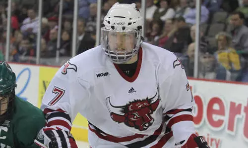 Young Earns WCHA Rookie of the Week Nod - Omaha Athletics