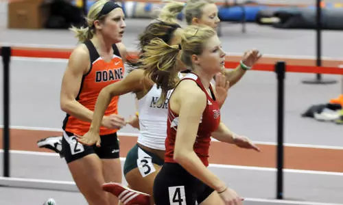 Mavericks Take To The Track at Arkansas - Omaha Athletics