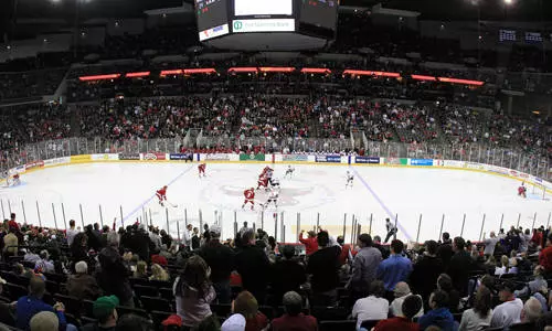 Mavericks Treat Record Crowd To 4-1 Win Over Wisco - Omaha Athletics