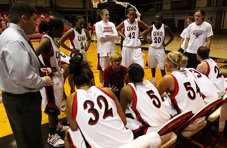 Maverick Women Begin MIAA Play This Week - Omaha Athletics