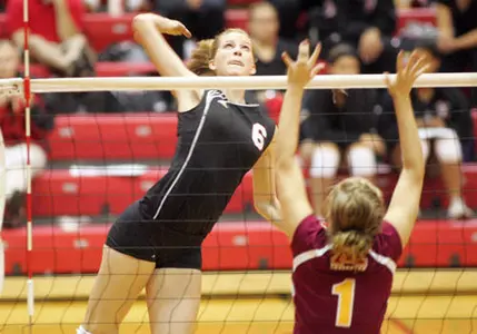 Thommes, Mach Lead UNO to Sweep Over Griffons - Omaha Athletics
