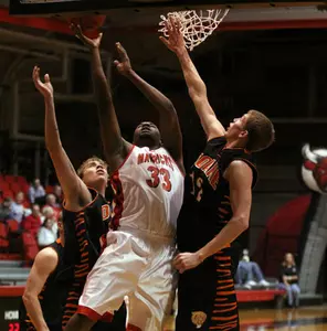 Maverick Men Storm By York College, 101-58 - Omaha Athletics