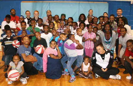 Mavs Team Up With Hope Center for Kids - Omaha Athletics