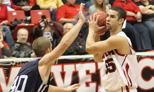 Mavericks Tangle With Washburn - Omaha Athletics