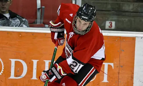 Mavericks Clinch Home Ice with 4-1 Win at Alaska A - Omaha Athletics