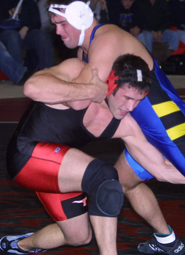Wallace and Sigman Win National Titles