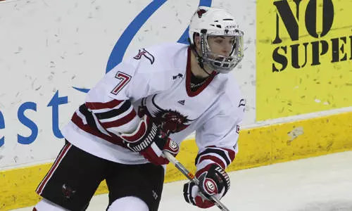 Sioux Use Power Plays To Edge Mavericks, 4-2 - Omaha Athletics